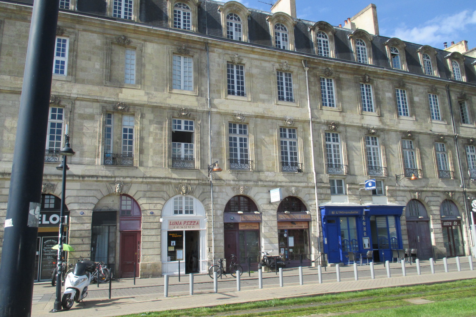 vente BORDEAUX T3 DANS L ANCIEN IMMEUBLE PIERRE SUR LES QUAIS